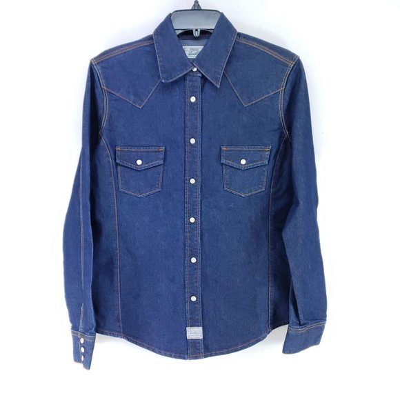 Levi's Tops - Levi's Denim Pearl Snap Shirt Women's Size Medium